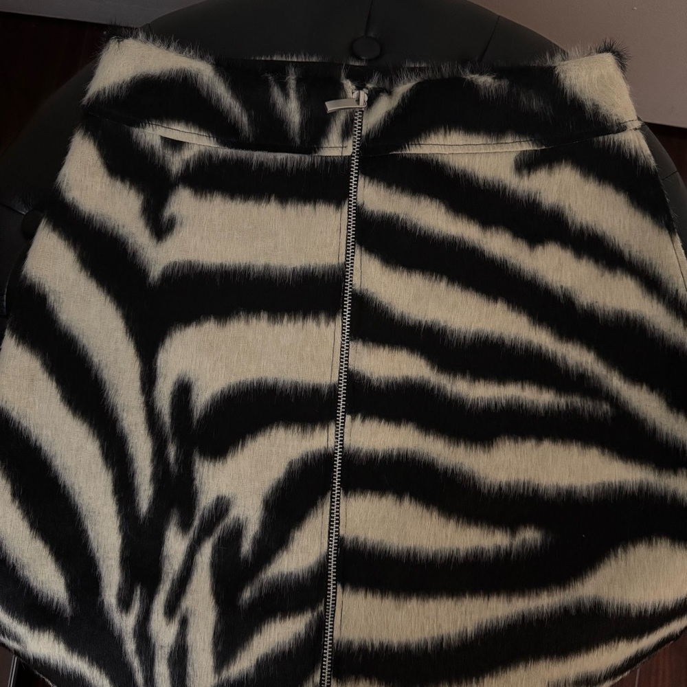H&M ZEBRA PRINT ZIP-FRONT SKIRT - Picture 11 of 12